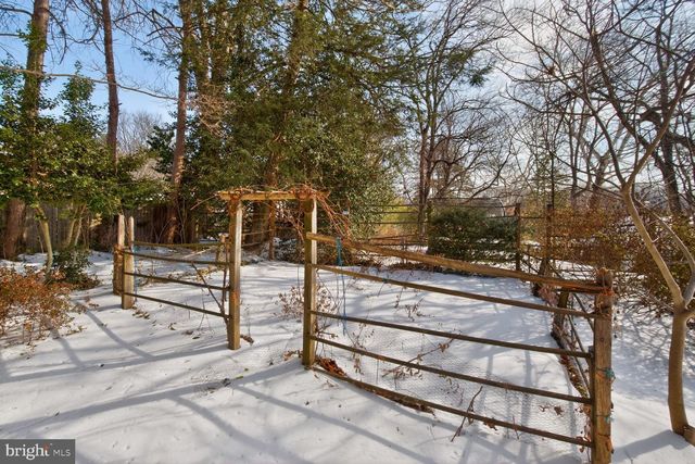 6418 BANNOCKBURN DR, Bethesda, MD 20817