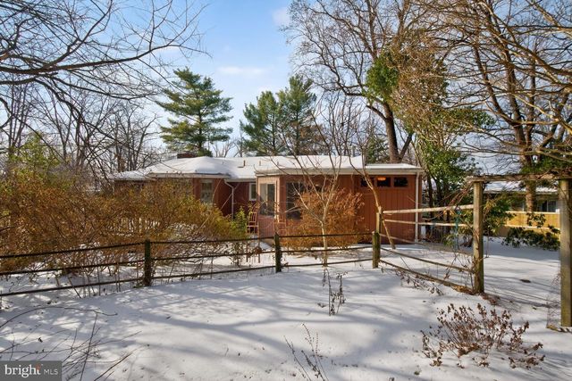 6418 BANNOCKBURN DR, Bethesda, MD 20817