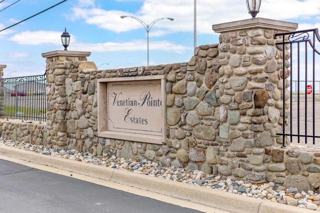 33070 VENETIAN POINTE Drive, Harrison Twp, MI 48045