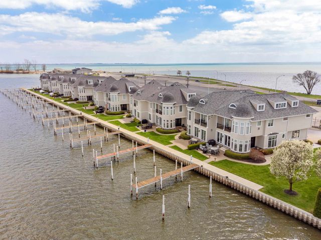 33070 VENETIAN POINTE Drive, Harrison Twp, MI 48045