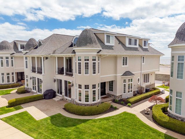 33070 VENETIAN POINTE Drive, Harrison Twp, MI 48045