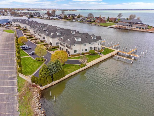 33070 VENETIAN POINTE Drive, Harrison Twp, MI 48045