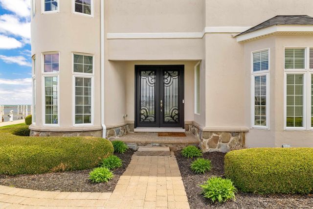 33070 VENETIAN POINTE Drive, Harrison Twp, MI 48045