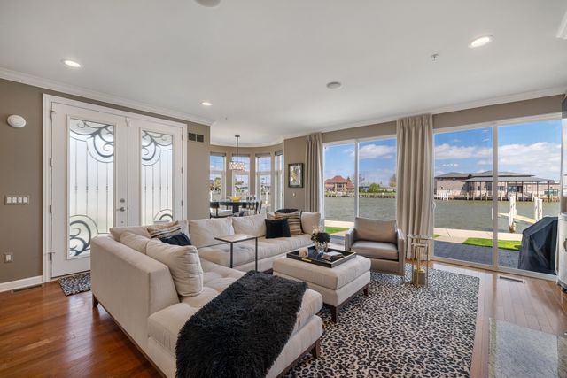 33070 VENETIAN POINTE Drive, Harrison Twp, MI 48045