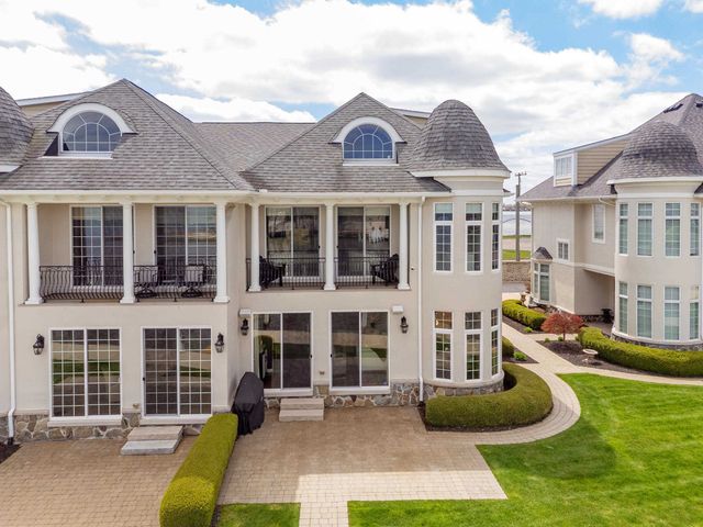 33070 VENETIAN POINTE Drive, Harrison Twp, MI 48045