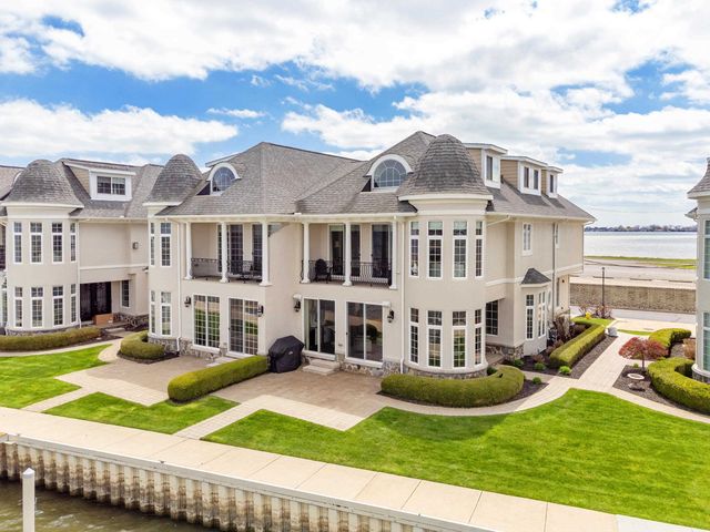 33070 VENETIAN POINTE Drive, Harrison Twp, MI 48045