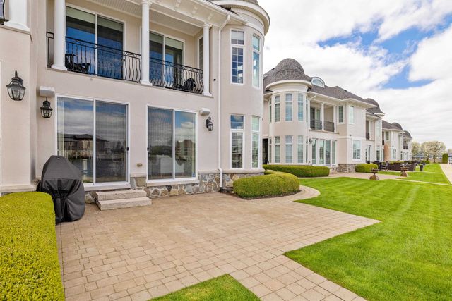 33070 VENETIAN POINTE Drive, Harrison Twp, MI 48045