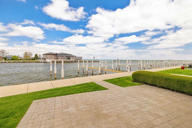 33070 VENETIAN POINTE Drive, Harrison Twp, MI 48045