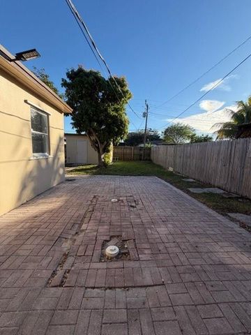 1966 NE 177, North Miami Beach, FL 33162