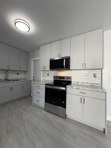 1966 NE 177, North Miami Beach, FL 33162