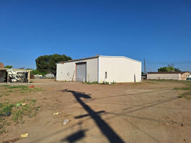 1500 E Springville Avenue, Porterville, CA 93257