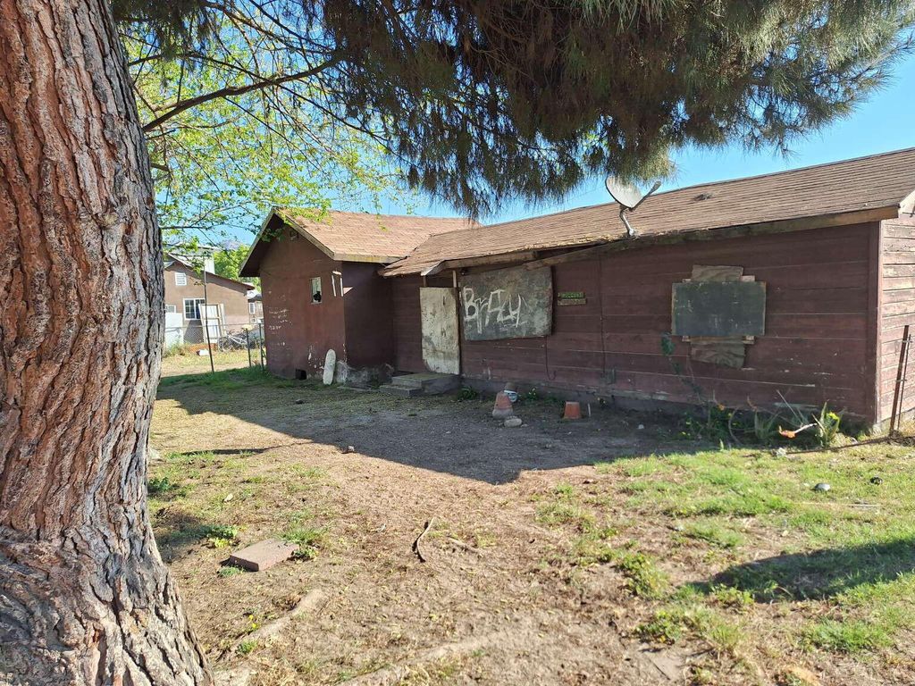 1500 E Springville Avenue, Porterville, CA 93257
