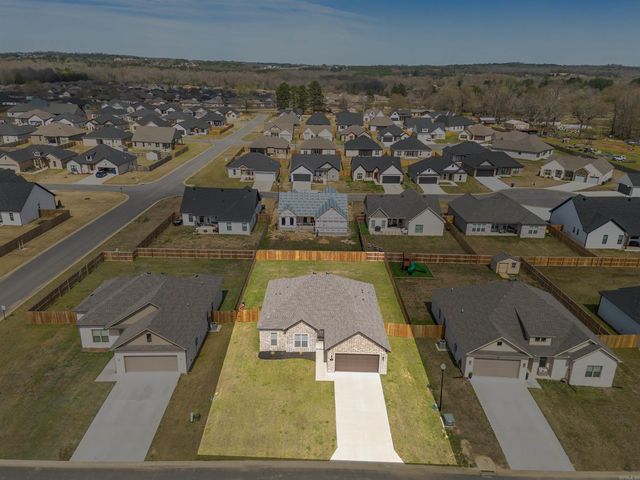 23 Dandelion Dr., Greenbrier, AR 72058