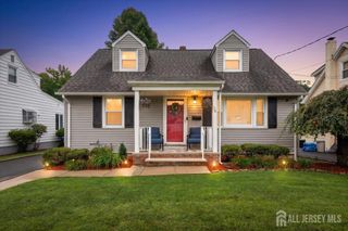 16 Hawthorne Avenue, Colonia, NJ 07067