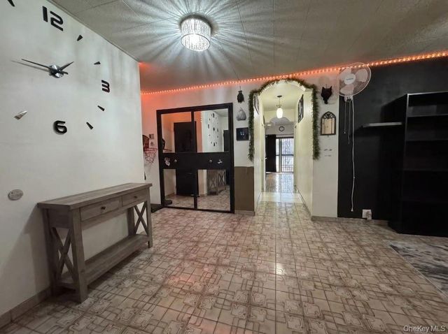 60-59 69th Street, Maspeth, NY 11378