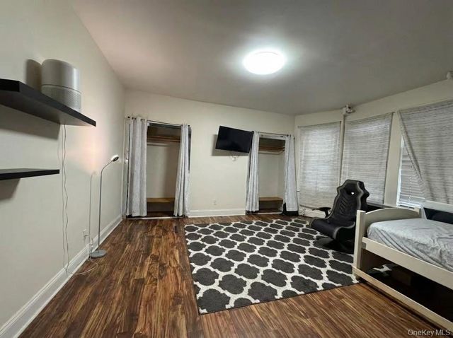 60-59 69th Street, Maspeth, NY 11378