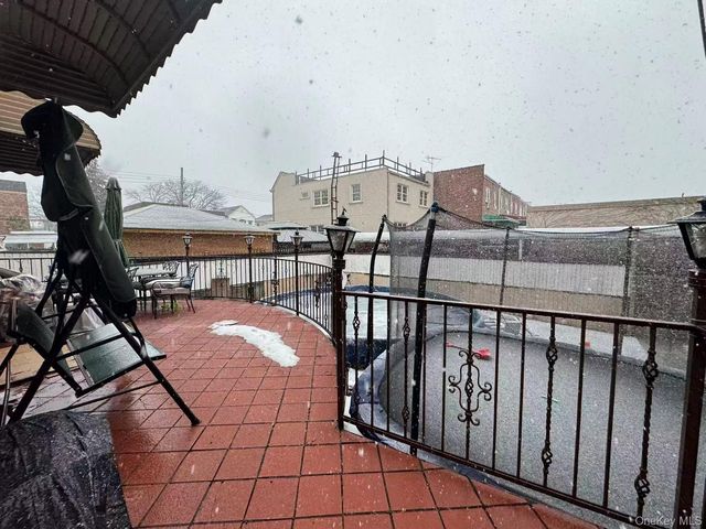 60-59 69th Street, Maspeth, NY 11378