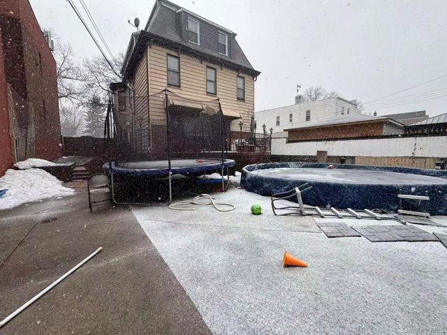 60-59 69th Street, Maspeth, NY 11378