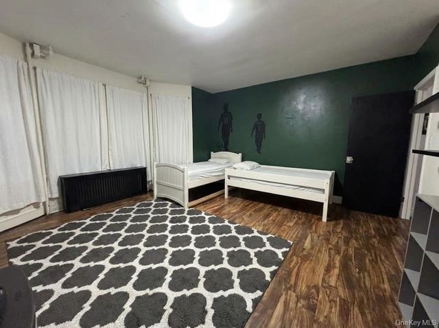 60-59 69th Street, Maspeth, NY 11378