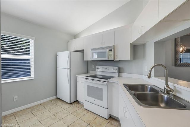 12131 Summergate CIR 203, Fort Myers, FL 33913