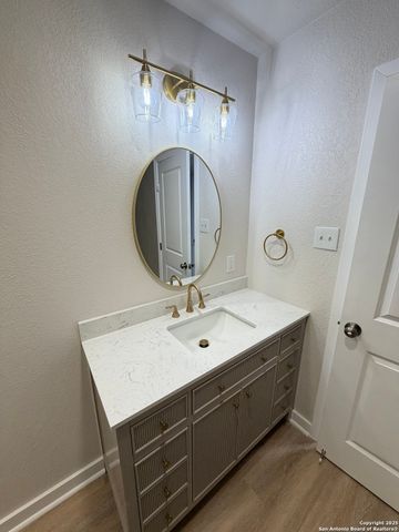 101 Young, Universal City, TX 78148