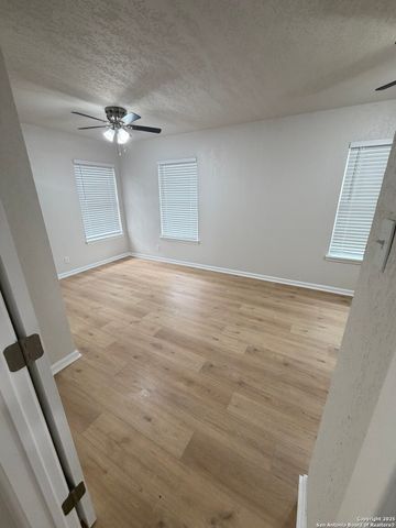 101 Young, Universal City, TX 78148