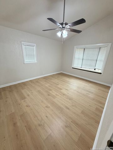 101 Young, Universal City, TX 78148