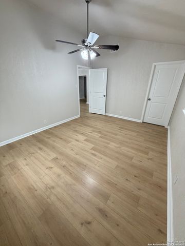 101 Young, Universal City, TX 78148