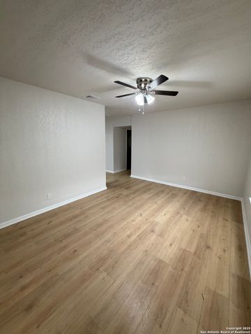 101 Young, Universal City, TX 78148