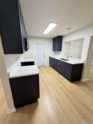 101 Young, Universal City, TX 78148