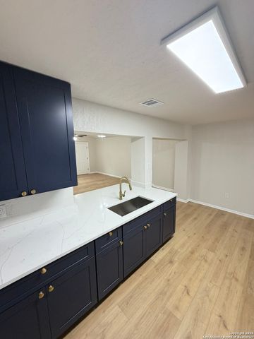 101 Young, Universal City, TX 78148