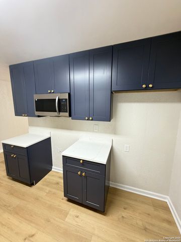 101 Young, Universal City, TX 78148