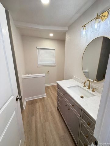 101 Young, Universal City, TX 78148