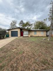 101 Young, Universal City, TX 78148