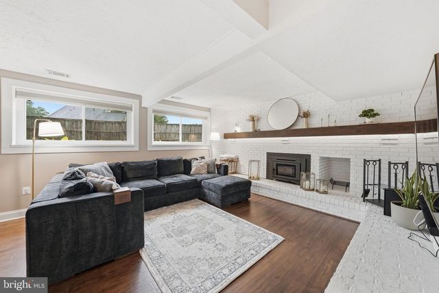 101 PARK HILL CT, Sterling, VA 20164