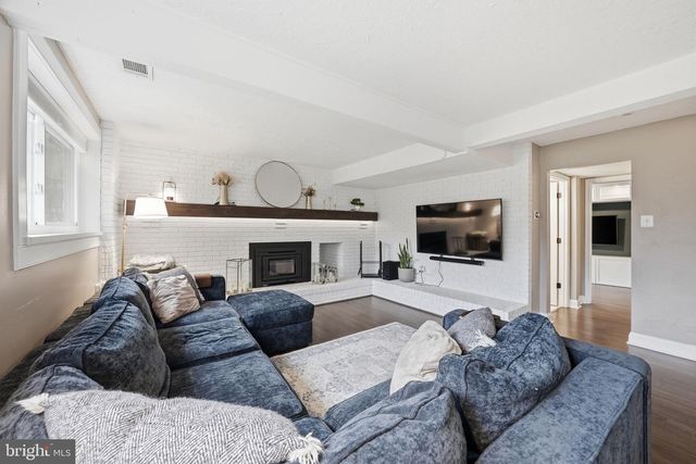 101 PARK HILL CT, Sterling, VA 20164