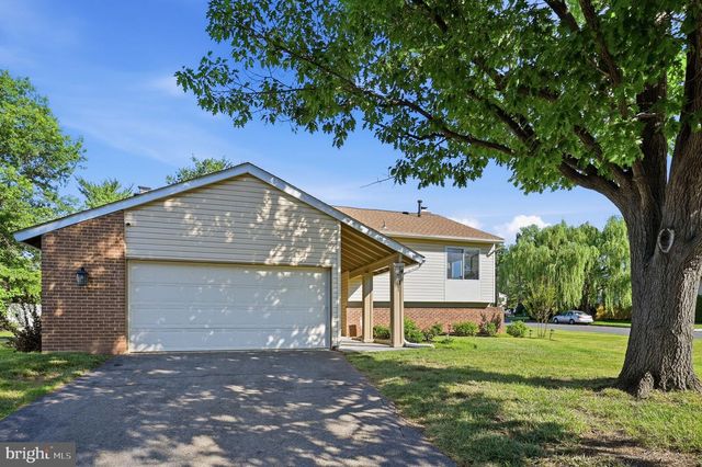 101 PARK HILL CT, Sterling, VA 20164