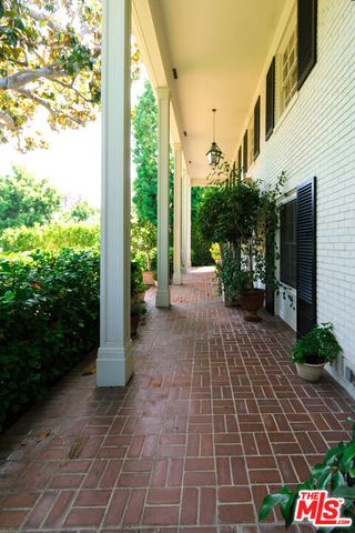 1717 CHEVY CHASE Drive, Beverly Hills, CA 90210