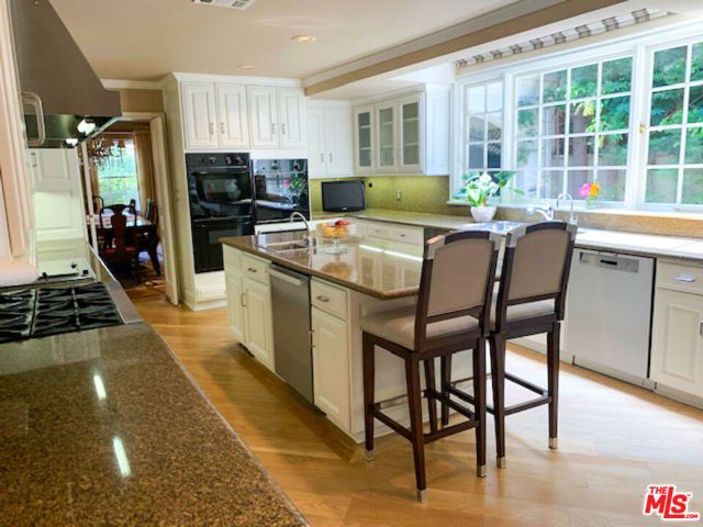 1717 CHEVY CHASE Drive, Beverly Hills, CA 90210