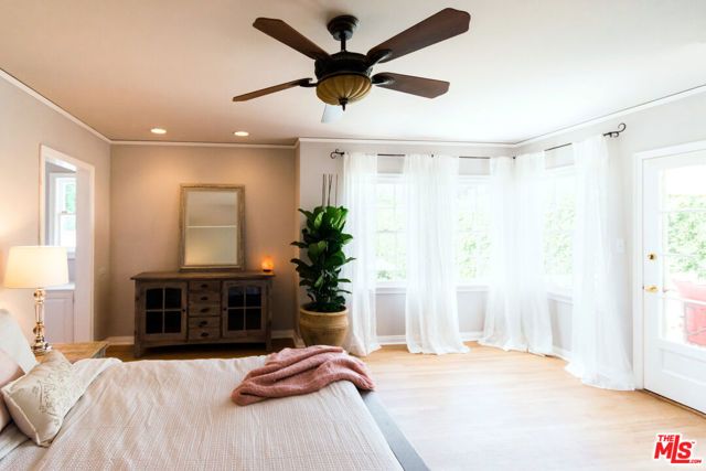 1717 CHEVY CHASE Drive, Beverly Hills, CA 90210