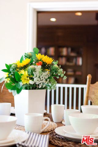 1717 CHEVY CHASE Drive, Beverly Hills, CA 90210