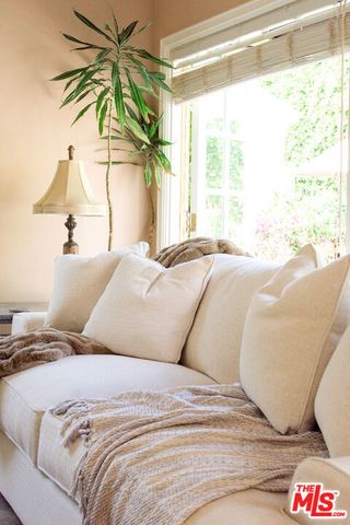 1717 CHEVY CHASE Drive, Beverly Hills, CA 90210