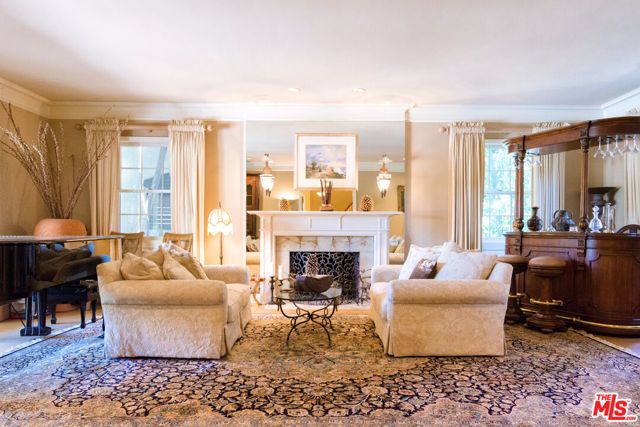 1717 CHEVY CHASE Drive, Beverly Hills, CA 90210