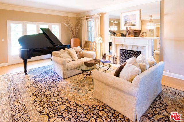 1717 CHEVY CHASE Drive, Beverly Hills, CA 90210