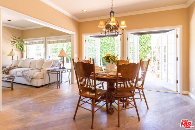 1717 CHEVY CHASE Drive, Beverly Hills, CA 90210