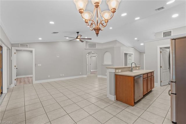 2004 NE 35th ST, Cape Coral, FL 33909