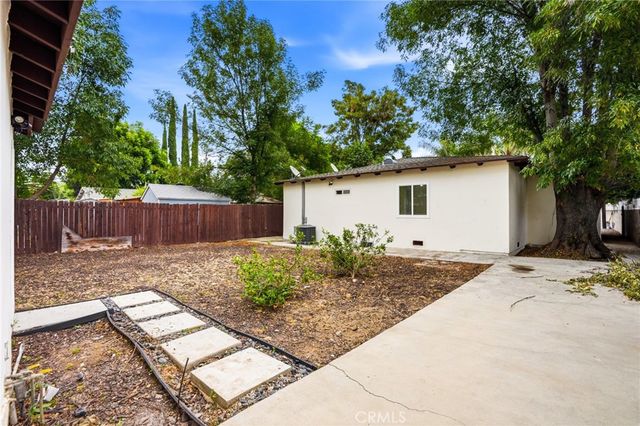 7015 Amigo, Reseda, CA 91335