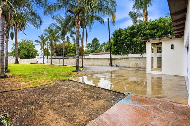 7015 Amigo, Reseda, CA 91335