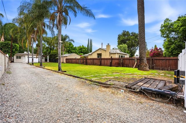 7015 Amigo, Reseda, CA 91335