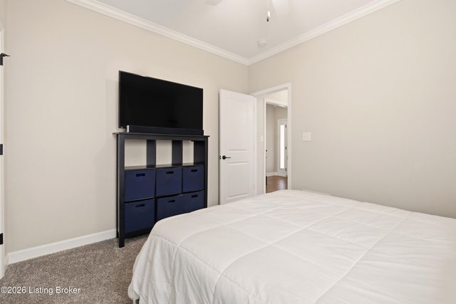 1302 Conservatory Ln, Louisville, KY 40223